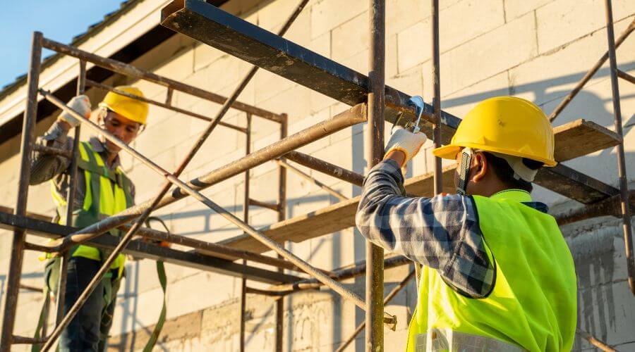 Professional fairlawn roofing services in La Pryor, TX
